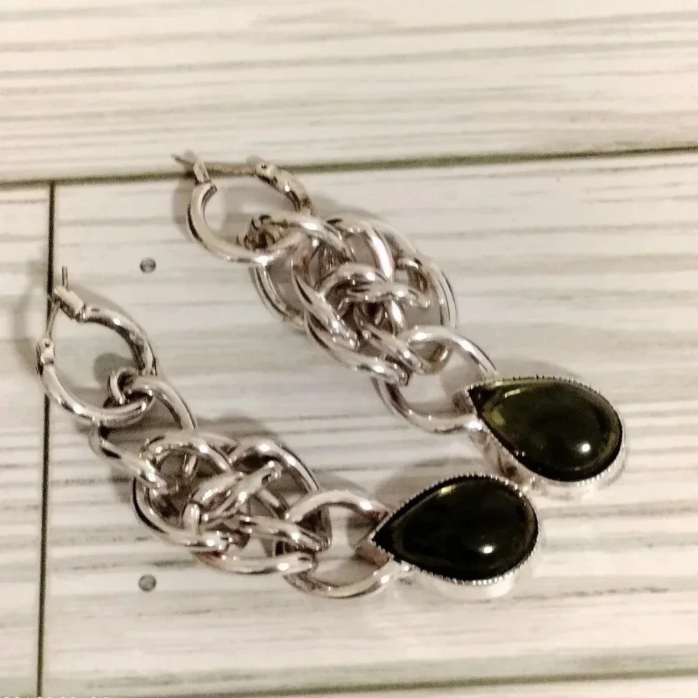 Monet 3" Silver Tone Fashion Link Chain Teardrop Green pendant earrings E13